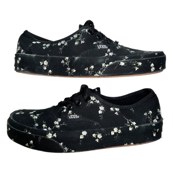 | Vans | Black Midnight Floral Lace-Up Shoes - 3.5/5 - Picture 7 of 9